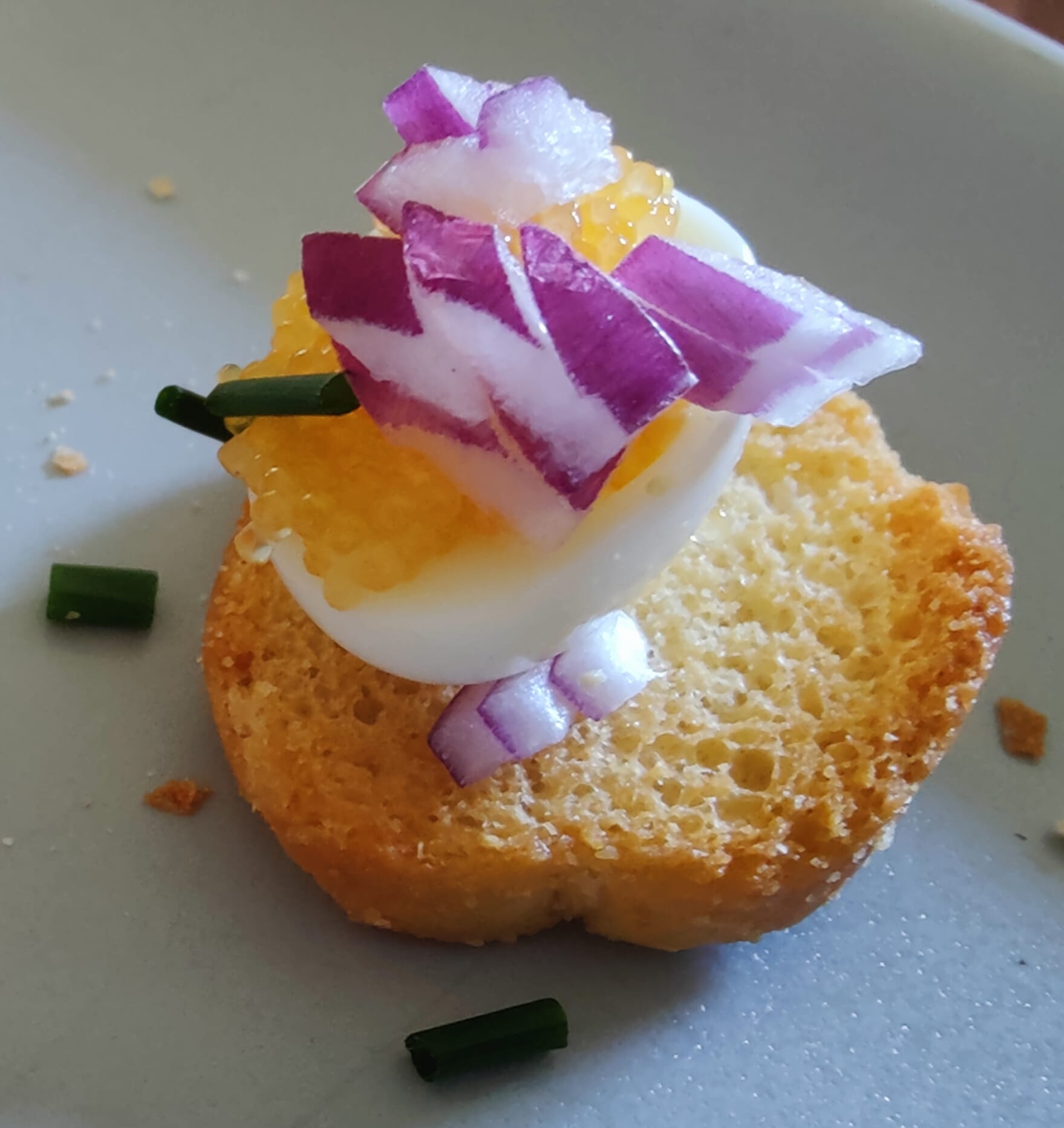 Vaktelägg med löjrom